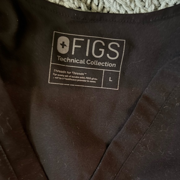 Figs scrub top bundle - Picture 3 of 4